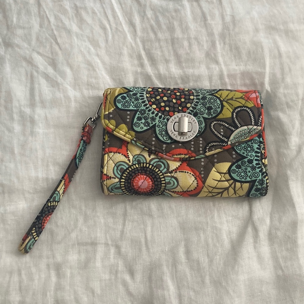 Vera Bradley wristlet - Picture 1 of 3